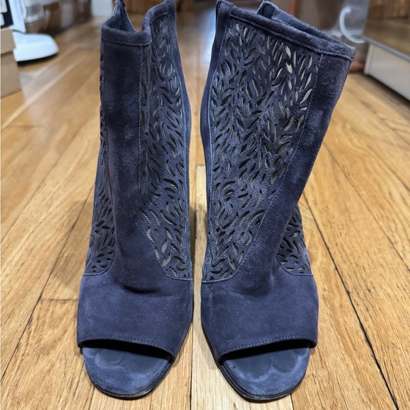 DVF Angel Laser Cut Open Toe Booties Size 6 in Purple Suede - Picture 3 of 7